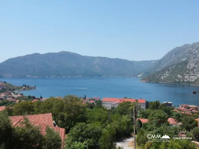 Plot with panoramic sea view in Risan, Montenegro — 910 m²